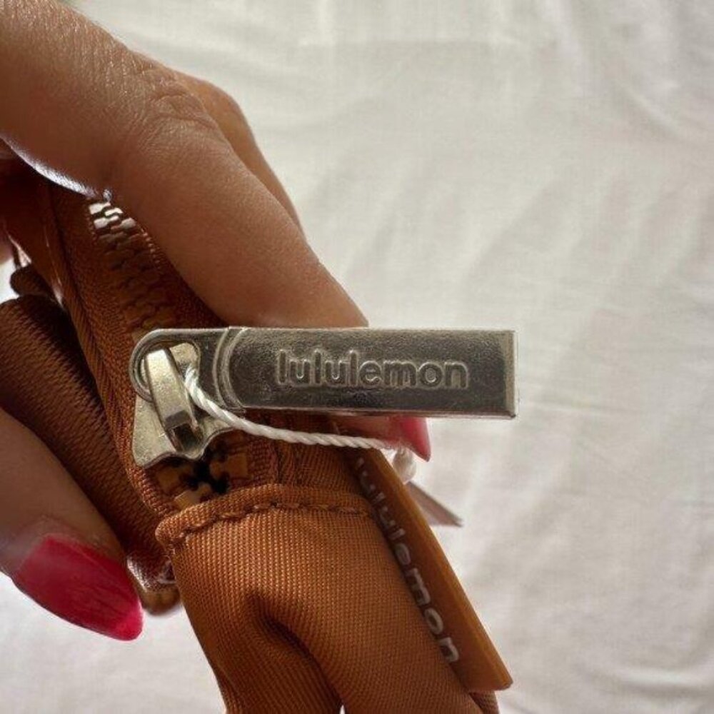 Lululemon Everywhere belt bag Brown Crossbody Bag NEW - Picture 5 of 8